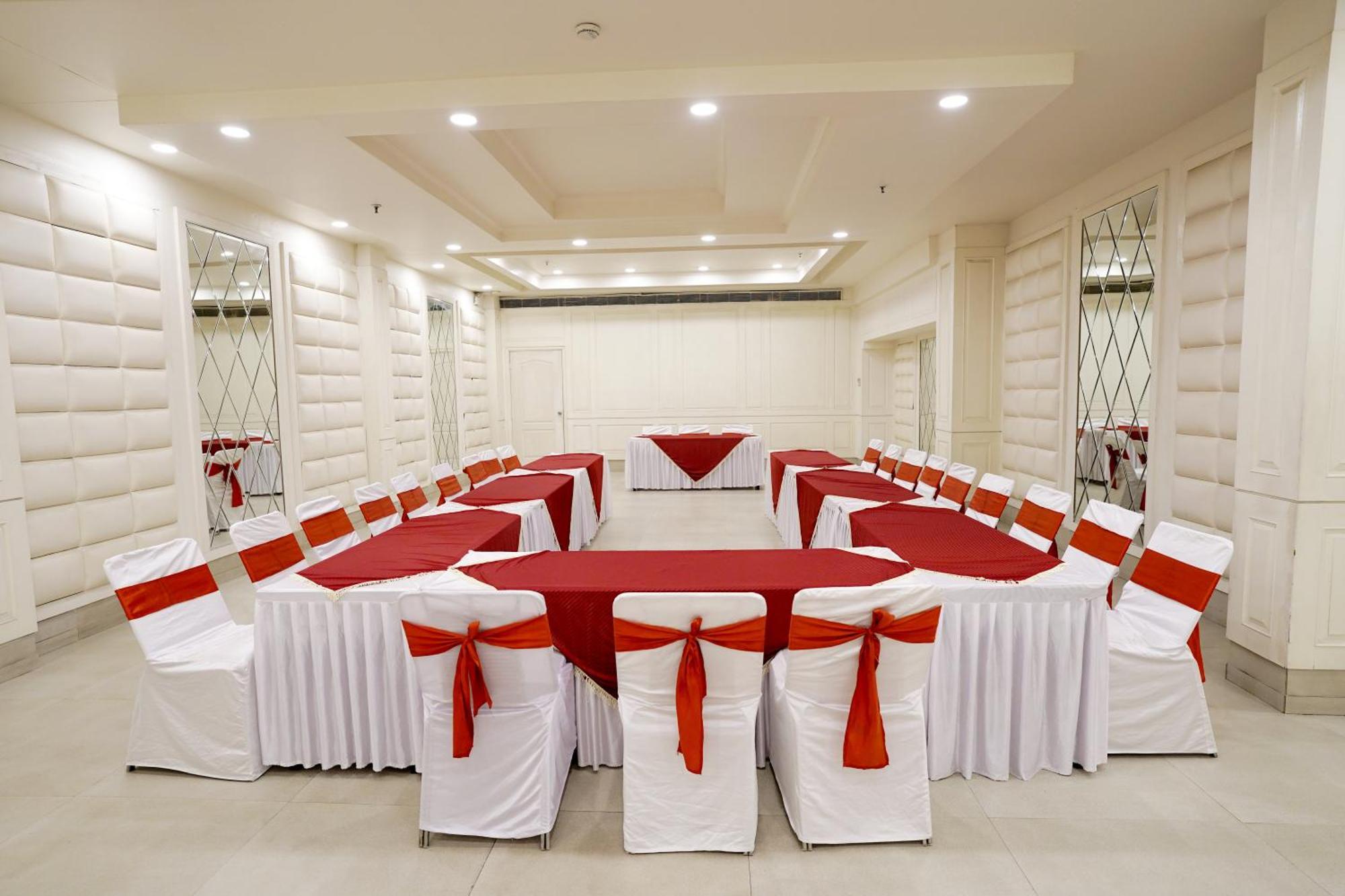 Cygnett Lite Grand, Jaipur Hotell Exteriör bild